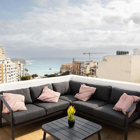Entire Luxury Sliema Townhouse Steps From Beach Bagian luar foto