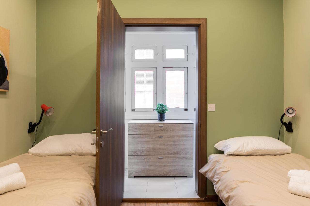 Entire Luxury Sliema Townhouse Steps From Beach Bagian luar foto
