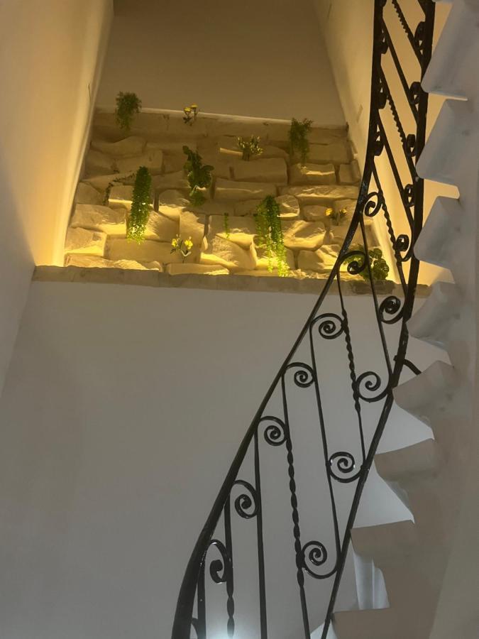 Entire Luxury Sliema Townhouse Steps From Beach Bagian luar foto